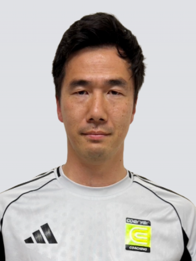 コーチ：東京都八王子市のクーバー・コーチング・サッカースクール 八王子校