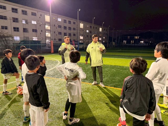 コーチ：兵庫県神戸市のレアルマドリード・ファンデーション・フットボールスクール・ジャパン　関西神戸校（神戸市）