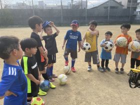 3：大阪府大阪市西成区の西成FCエストレージャ【選手クラス】（※スクール活動あり）