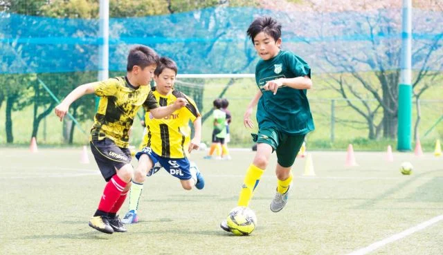 サッカー教室：京都府京都市伏見区のハットトリック・サッカースクール (Hattrick soccer school)【桃山校】【ミズノ校】【洛西校】【三栖校】