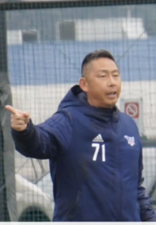 コーチ：大阪府大阪市此花区のPLUCK FC