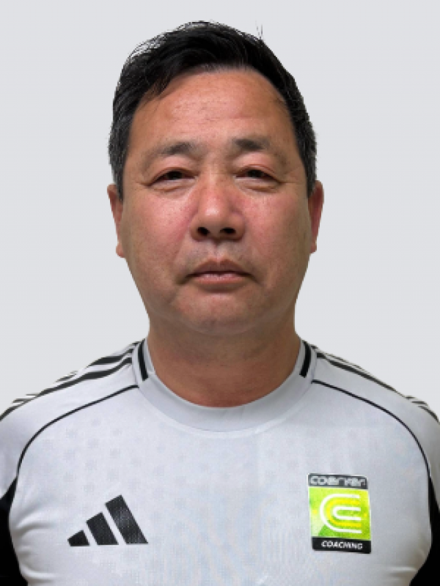 コーチ：神奈川県横浜市西区のクーバー・コーチング・サッカースクール ジョイナス校