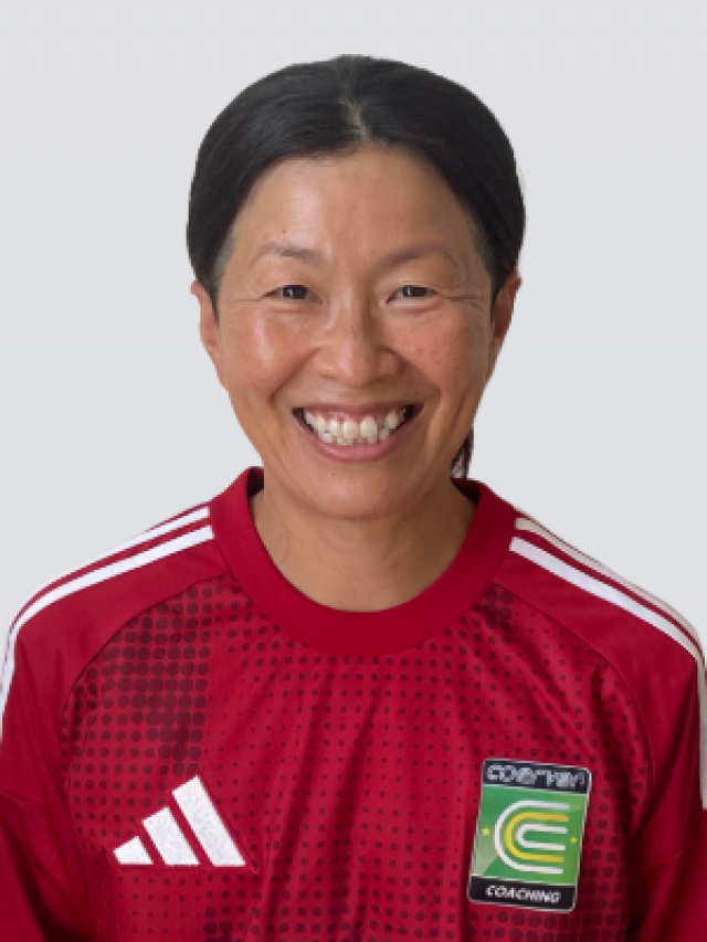 コーチ：神奈川県藤沢市のクーバー・コーチング・サッカースクール 六会湘南台校
