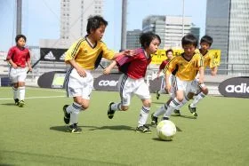 愛知県豊川市のクーバー・コーチング・サッカースクール 豊川校