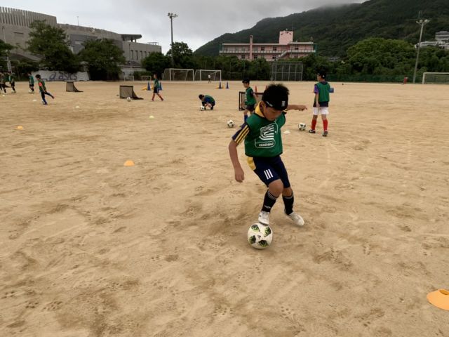 長崎県長崎市のクーバー・コーチング・サッカースクール 長崎総科大学教室