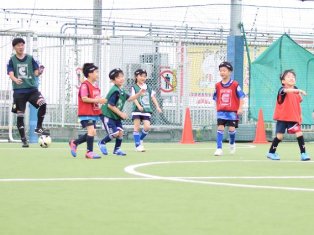 東京都立川市のクーバー・コーチング・サッカースクール ルミネ立川校