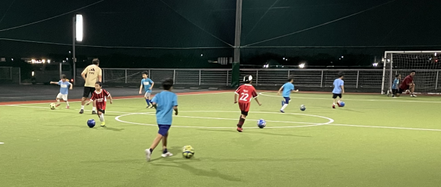 サッカー教室：埼玉県川越市のｿﾝﾘｰｻ･ｺﾐｭﾆﾃｨ･ﾌｨｰﾙﾄﾞｻｯｶｰｽｸｰﾙ　　川越(FBﾓｰｹﾞｰｼﾞ）／東京埼玉（ﾚｽﾄ戸田）／東京（練馬区・北区）
