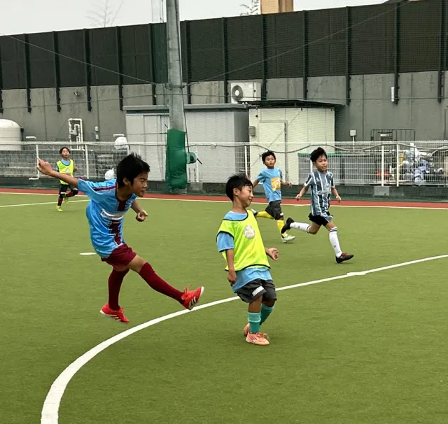 C.E.F.ｸﾗﾌﾞ･ｿﾝﾘｰｻ　ｼﾞｭﾆｱ/ｼﾞｭﾆｱﾕｰｽ【ｿﾝﾘｰｻ･ｺﾐｭﾆﾃｨ･ﾌｨｰﾙﾄﾞｻｯｶｰｽｸｰﾙ】（東京都練馬区、豊島区、北区、埼玉県戸田市、蕨市、さいたま市、所沢市、川越市）