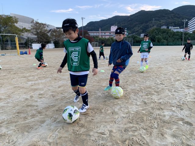 2：長崎県長崎市のクーバー・コーチング・サッカースクール 長崎総科大学教室