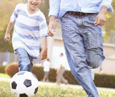 子供のサッカーで口出ししてしまう保護者の方、必見！適切な距離感と見守り方【2026年版】