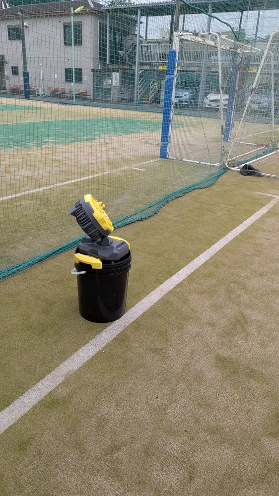 屋外スポーツ大会やグラウンドでのミストファンSPF-02Rの設置・稼働風景